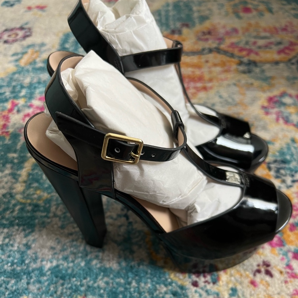Lolashoetique 8.5/ No pets/ non smoking